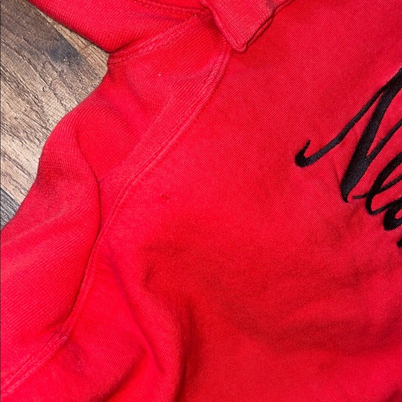 Vintage Neiman Marcus Vibrant Red Crewneck Sweatshirt size M Made in USA - Picture 7 of 8